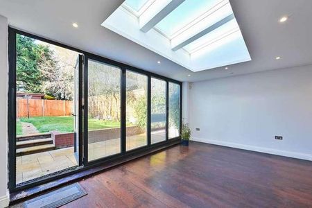 Bowness Crescent, Kingston, SW15 - Photo 3