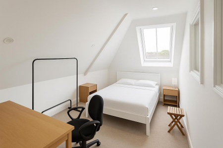 1 bedroom in a house share to rent - Photo 2