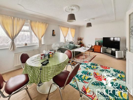 Salisbury Road, Grays, RM17 - Photo 1