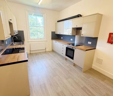 Bedsit Flat, The Drive, Hove - Photo 2