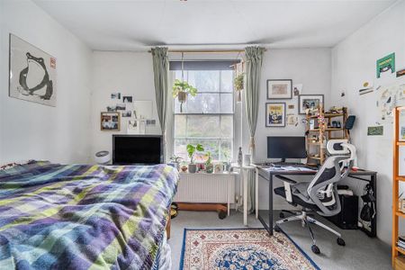 2 bedroom end of terrace house to rent - Photo 4