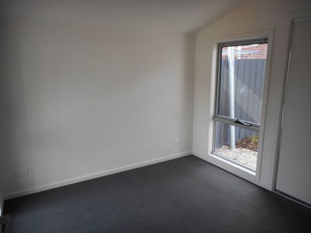 Light & Bright Two Bedroom Townhouse - Photo 3