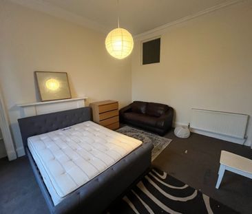 Room in a Shared Flat, South Clerk Street, EH8 - Photo 4