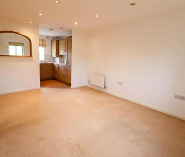 2 bedroom flat to rent - Photo 4