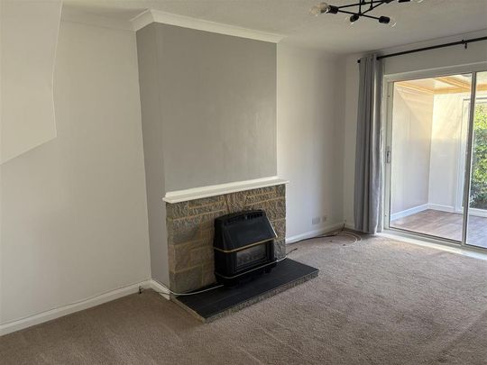 3 bedroom bungalow to rent - Photo 1