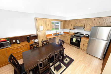 For Lease - 8 58th Street, Wasaga Beach, Ontario - Photo 4