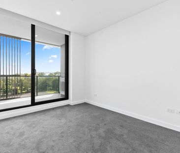 Elevated & ideally positioned 2 bedroom apartment in Castle Hill - Photo 5