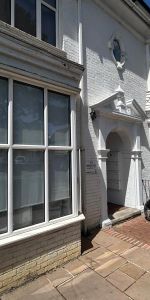 London Road, Guildford, GU1 - Photo 4