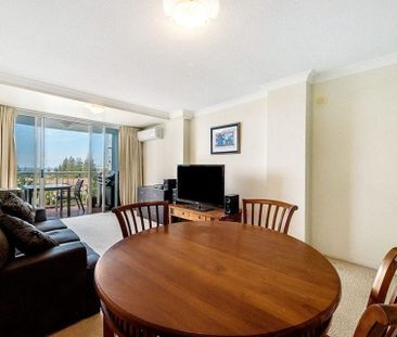 Fully Furnished - Spacious Apartment with 2 Balconies, Pool, Spa, S... - Photo 1