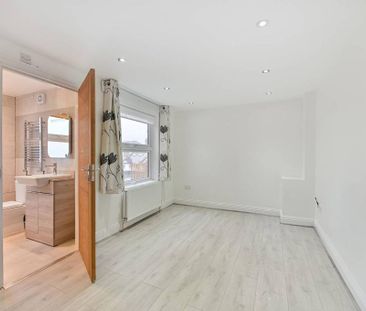 5 bedroom semi-detached house to rent - Photo 3