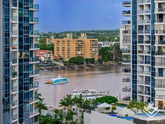 Stunning Unfurnished Two-Bedroom Apartment with Breathtaking City/River Views in Kangaroo Point - Photo 1