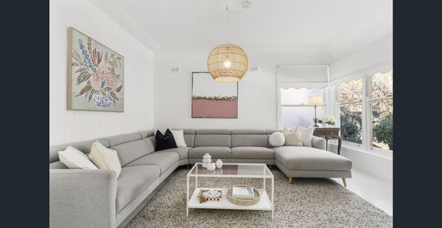 Spacious Family Home with North-Facing Yard - Photo 1