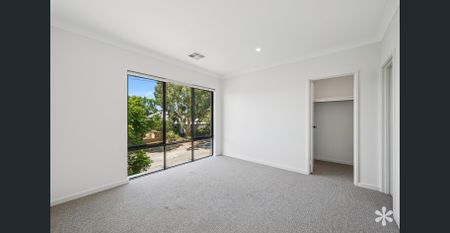 Family Home! - Photo 5