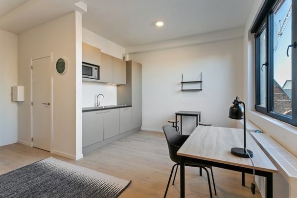 Modern furnished studio! - Photo 1