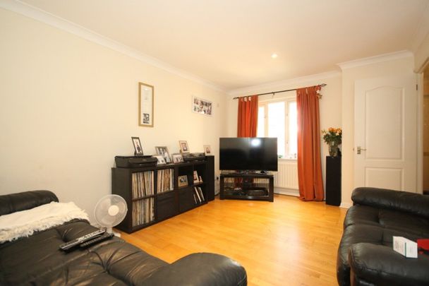 Knaphill, Woking - Photo 1