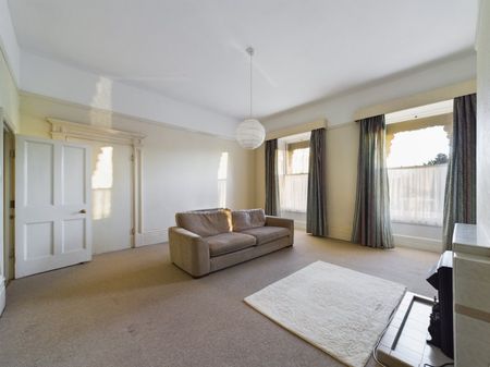 Suffolk Square, Cheltenham, GL50 - Photo 4