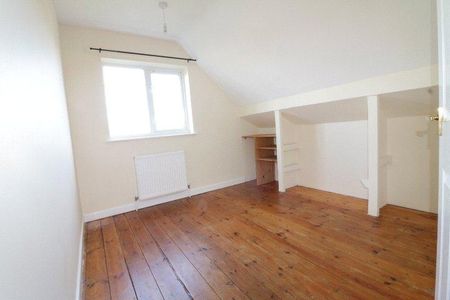 4 bedroom detached house to rent - Photo 2