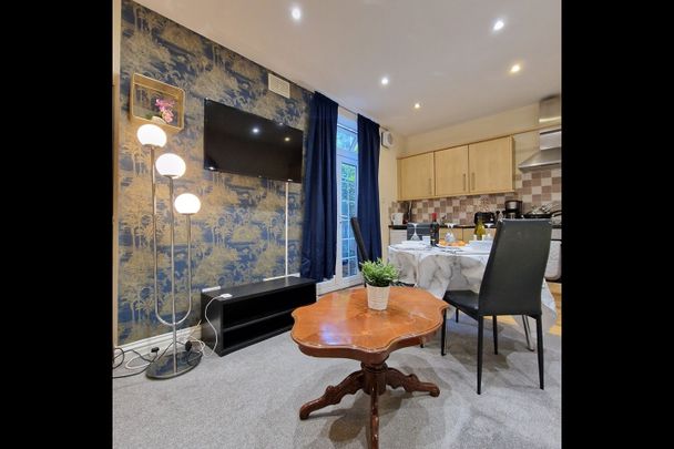 2 Bed Flat, Mount Street, CV5 - Photo 1