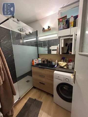 Location Appartement 4 pièces 70m² STE FOY LES LYON 69110 - Photo 5
