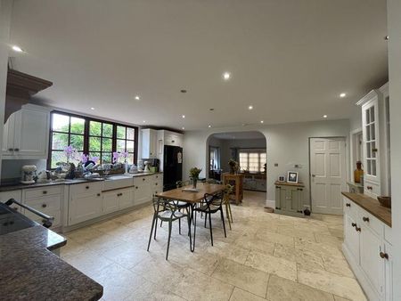 4 bedroom detached house to rent - Photo 5