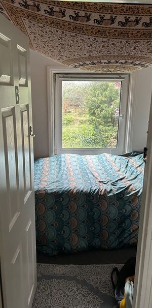 Room in a Shared House, Coombe Road, BN2 - Photo 2