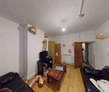 4 bedroom terraced house to rent - Photo 1