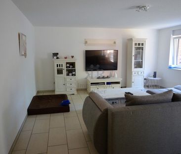 Schicke 2-Zimmer-Wohnung mit eigener Terrasse und Stellplatz! - Foto 1