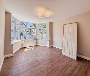 2 bedroom ground floor flat to rent - Photo 2
