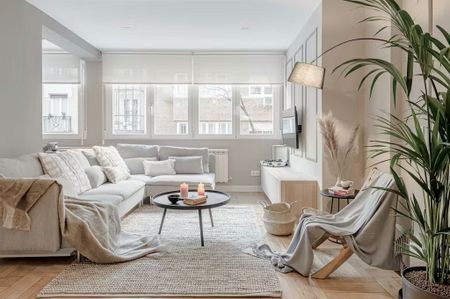 Calle de Rafael Calvo, Madrid, Community of Madrid 28010 - Photo 2