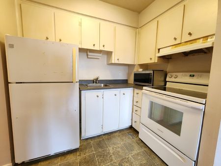 404A - 2041 Arrowsmith Drive - Photo 3