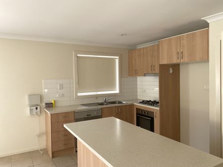 12 Westminster Avenue, Shepparton VIC 3630 - Photo 3