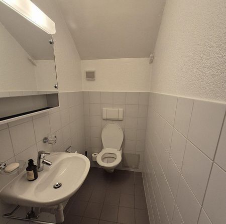 Attika-Wohnung im 2. OG - Foto 3