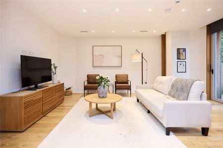 3 bedroom mews to rent - Photo 2