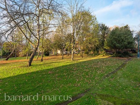 Highcliffe Drive - Photo 4