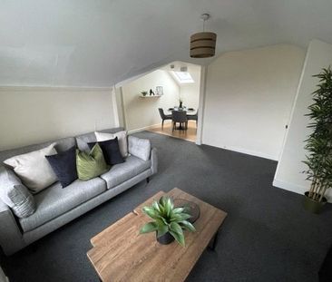 2 Bedroom Flat / Apartment - Westridge Road, Southampton - Photo 2