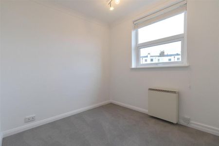 3 bedroom apartment to rent - Photo 5