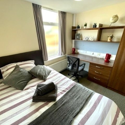 Room in a Shared Flat, Bridge Road, B8 - Photo 1