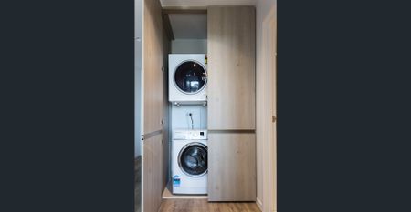 310/36 Lambert Street, Kangaroo Point, Qld 4169 - Photo 2