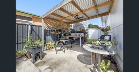 Cosy 2 Bedroom home- Water and power included - Photo 5