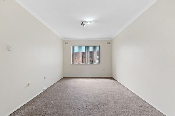 Ideal Location - Minutes to Universities, City, RPA - Photo 1