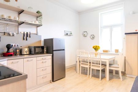 Casa, zona centrala, complet renovata, curte privata - Fotografie 5