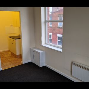 1 Bed Flat, Florence Road, CH44 - Photo 3