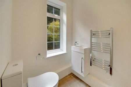 2 bedroom end of terrace house to rent - Photo 3