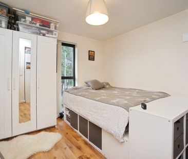 1 bedroom Flat To Let - Photo 3