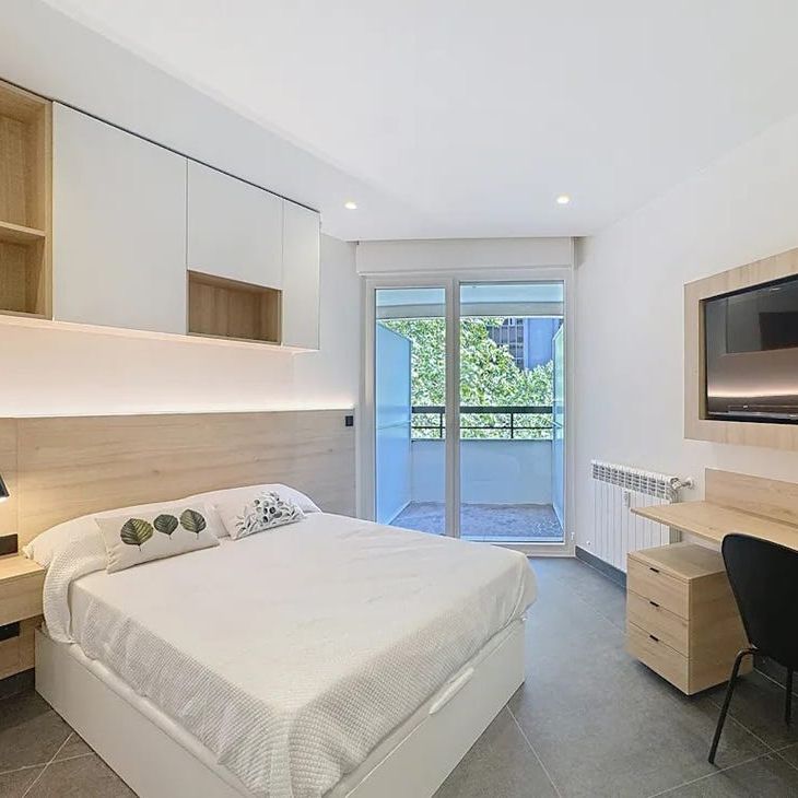 Calle Cuatro Amigos, Madrid, Community of Madrid 28029 - Photo 1