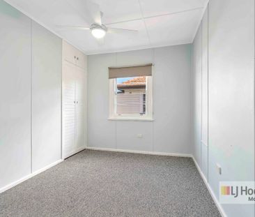 "Comfortable Living with Modern Updates" - Photo 4