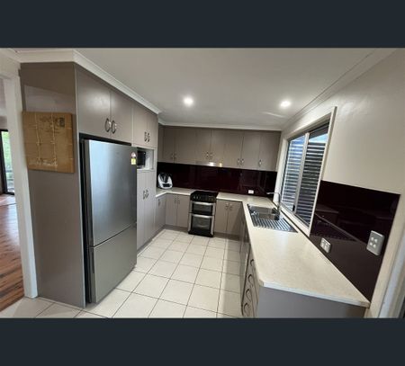 5 Nimbin Court, Everton Hills, Qld 4053 - Photo 3