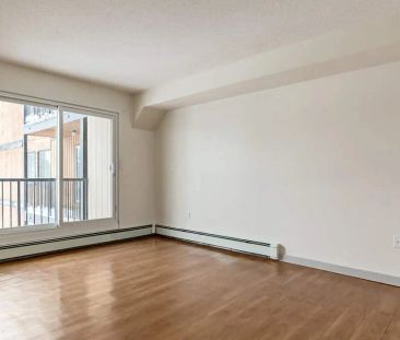 - 2 Bedroom at Columbian Apartments - Photo 5