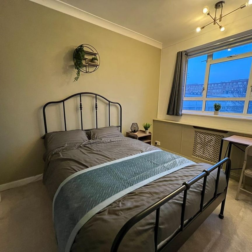 Room in a Shared House, Keats House, SW1V - Photo 1