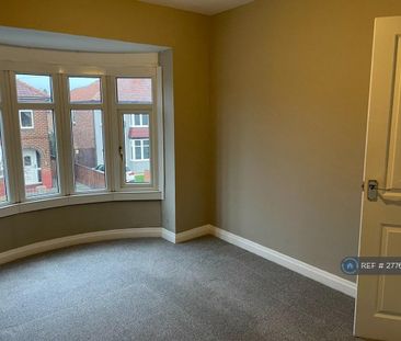 3 bedroom semi-detached house to rent - Photo 5